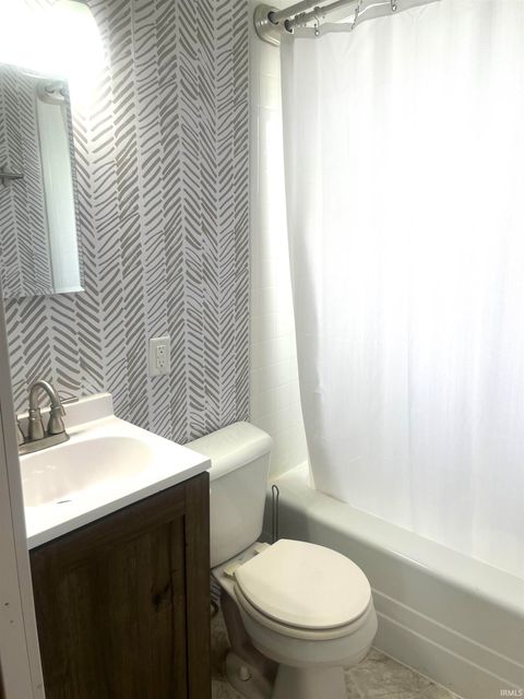 Tiny photo for 1232 N Burk St, Kokomo, IN 46901 (MLS # 202615146)