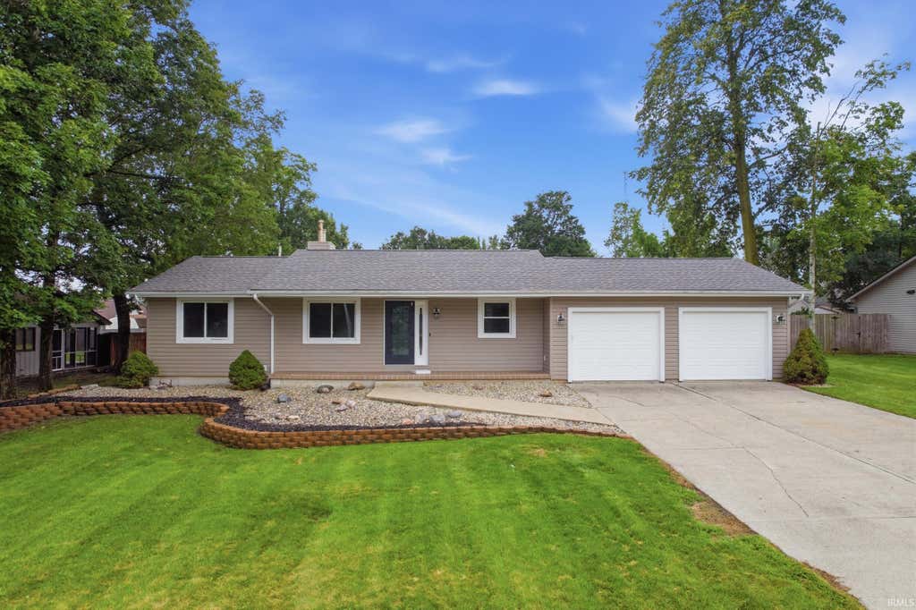 Photo of 401 GREENWOOD Trail, Ossian, IN 46777 (MLS # 202633349)