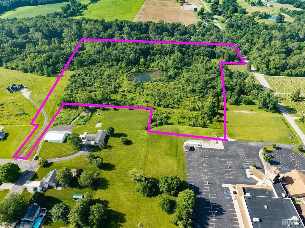 Photo of 300 W Woodview, Zanesville, IN 46799 (MLS # 202626121)