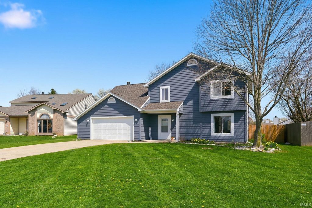 Photo of 11212 Crested Oak Court, Fort Wayne, IN 46845 (MLS # 202612186)