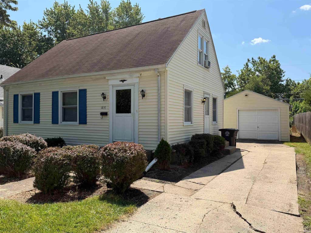 Photo of 1837 IDA Avenue, Fort Wayne, IN 46808 (MLS # 202633490)