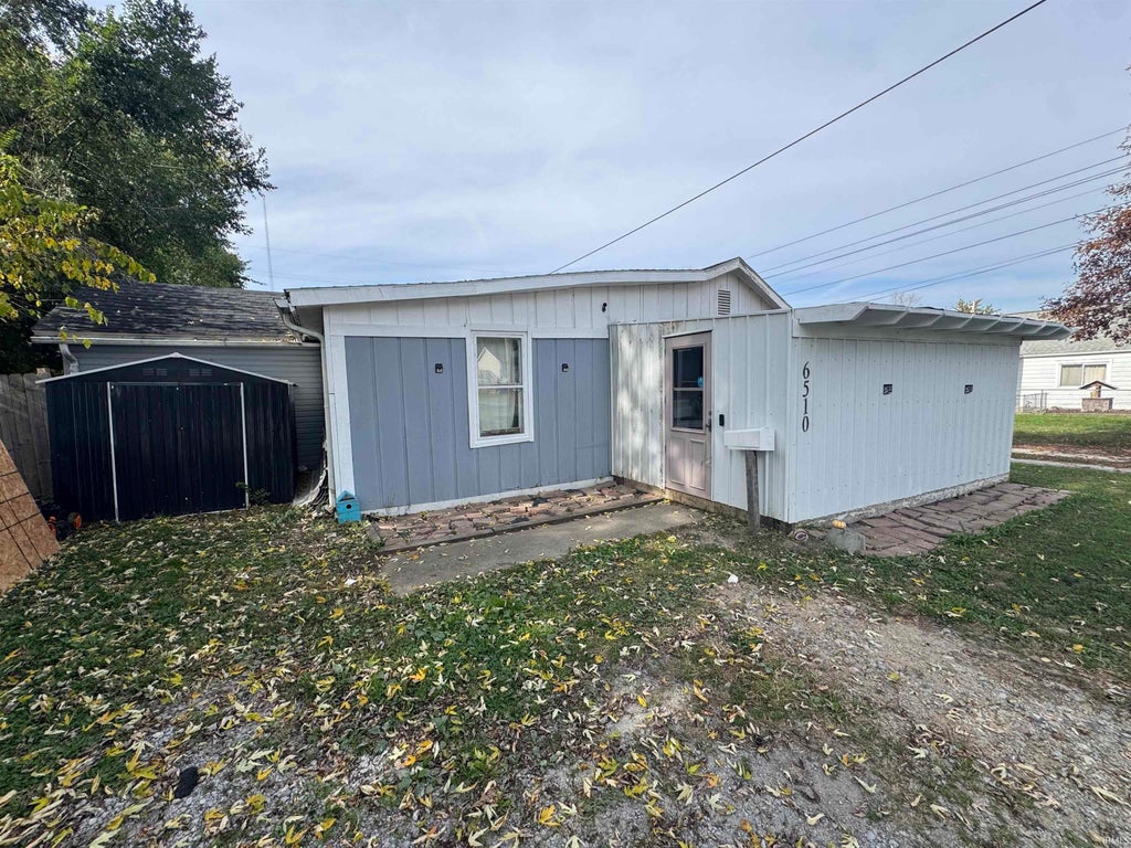 Photo of 6510 Bradbury Avenue, Fort Wayne, IN 46809 (MLS # 202644399)