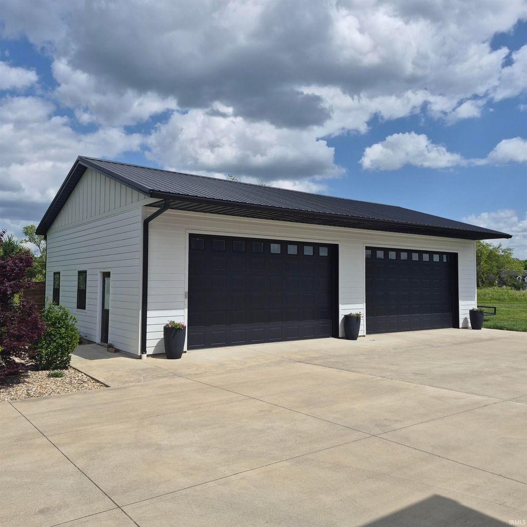 Photo of 1662 E Michelle Court, Bloomington, IN 47401 (MLS # 202618024)