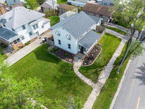 Photo of 1730 Spring Street, Fort Wayne, IN 46808 (MLS # 202617947)