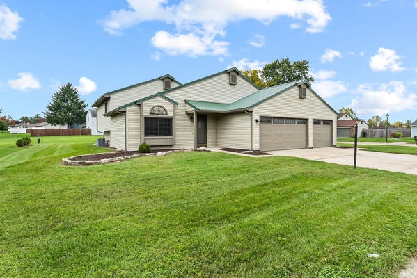 1720 PAVEYS GLEN RUN, FORT WAYNE, IN 46804 - Image bcc0bb9bbbcc2dc06cfa3b067a1f2647/712676153