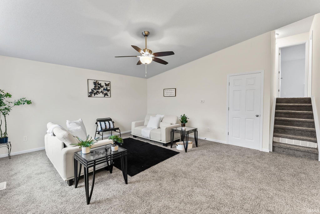 Photo of 1720 Paveys Glen Run, Fort Wayne, IN 46804 (MLS # 202640724)