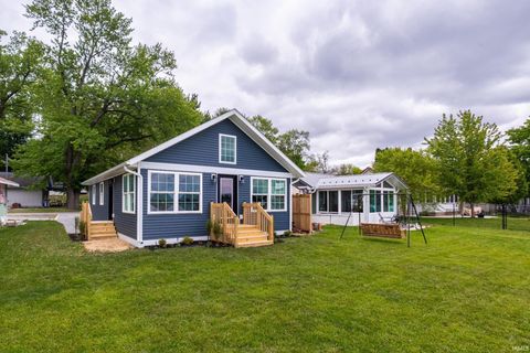 Tiny photo for 1013 N Edgewater Street, Silver Lake, IN 46982 (MLS # 202618307)