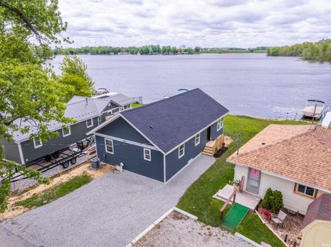 Tiny photo for 1013 N Edgewater Street, Silver Lake, IN 46982 (MLS # 202618307)
