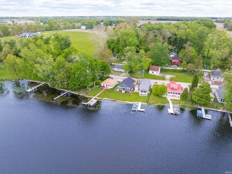 Tiny photo for 1013 N Edgewater Street, Silver Lake, IN 46982 (MLS # 202618307)