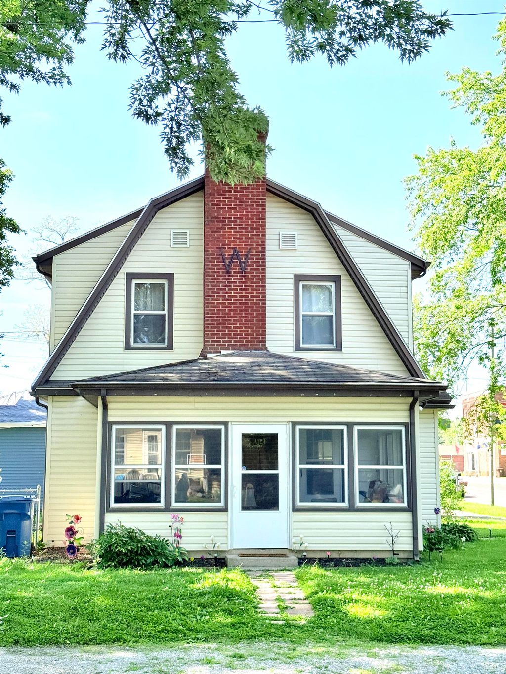 Photo of 301 S Main Street, Jonesboro, IN 46938 (MLS # 202619732)