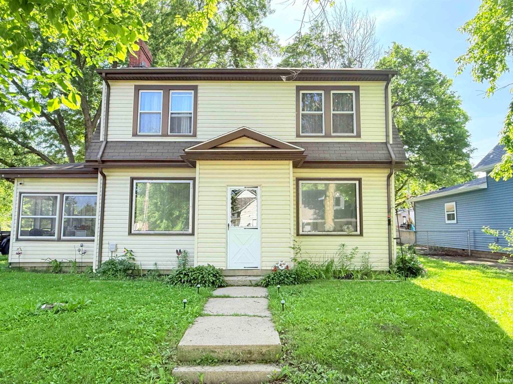 Photo of 301 S Main Street, Jonesboro, IN 46938 (MLS # 202619732)