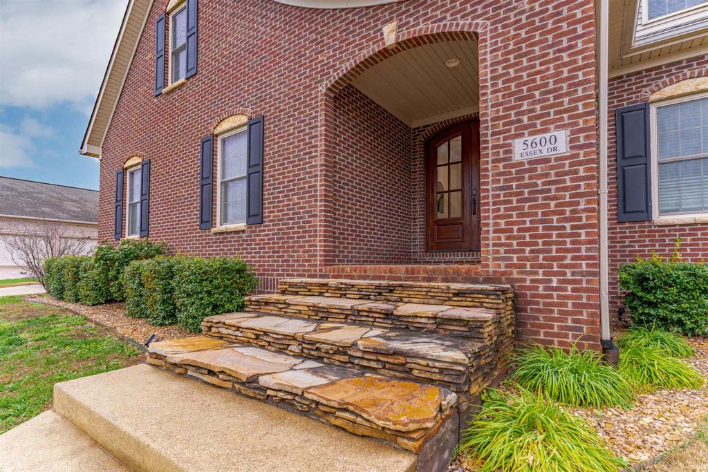 Photo of 5600 Essex Drive, Newburgh, IN 47630 (MLS # 202547366)