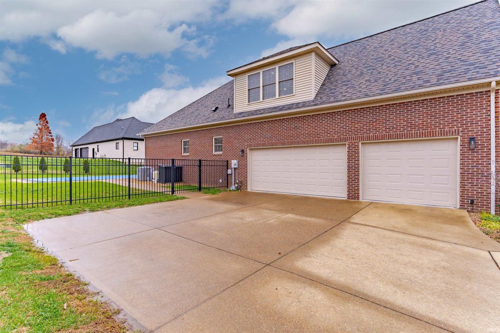 Photo of 5600 Essex Drive, Newburgh, IN 47630 (MLS # 202547366)