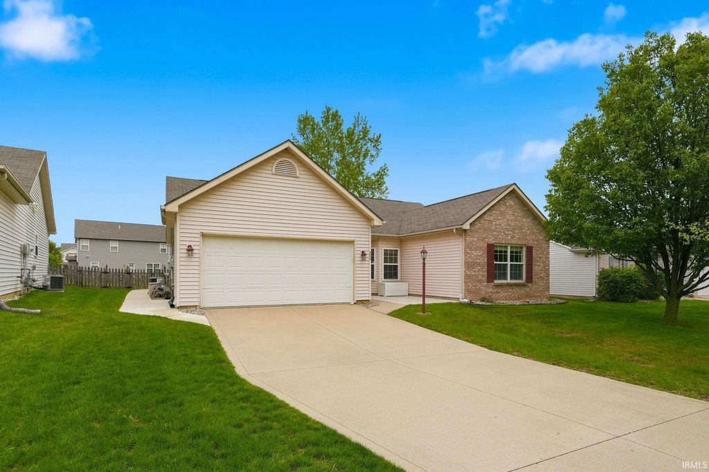 Photo of 224 Caperiole Place, Fort Wayne, IN 46825 (MLS # 202617174)