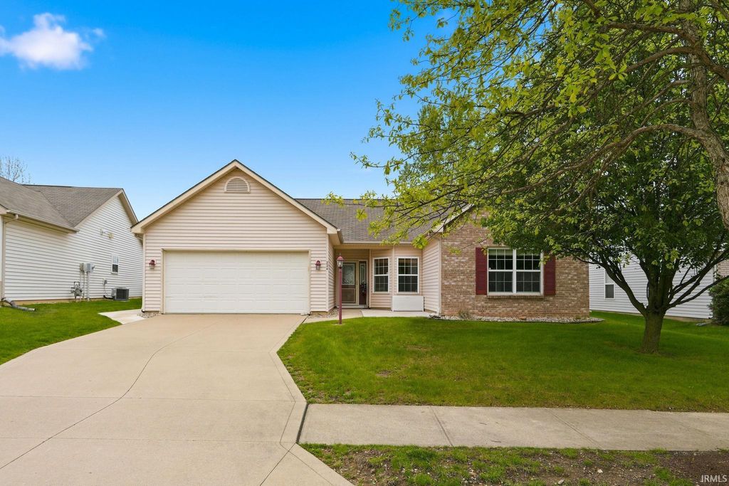 Photo of 224 Caperiole Place, Fort Wayne, IN 46825 (MLS # 202617174)