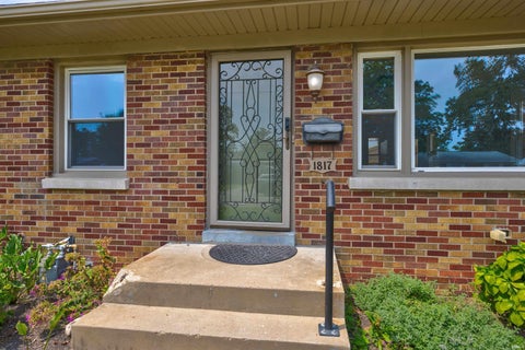 Tiny photo for 1817 Broadmoor Avenue, Evansville, IN 47714 (MLS # 202632750)
