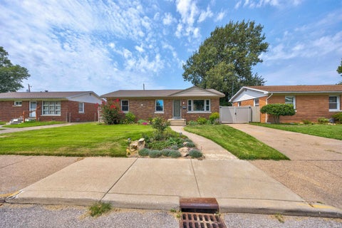 Tiny photo for 1817 Broadmoor Avenue, Evansville, IN 47714 (MLS # 202632750)