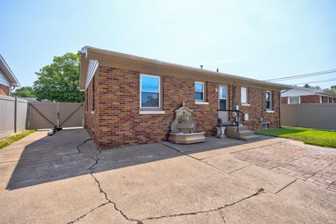 Tiny photo for 1817 Broadmoor Avenue, Evansville, IN 47714 (MLS # 202632750)