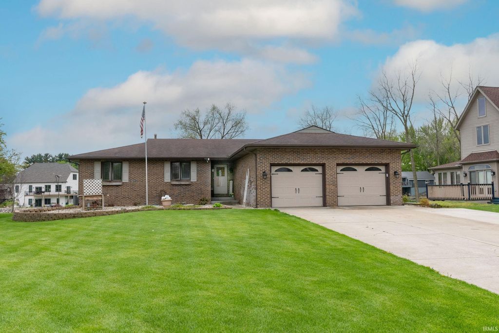 Photo of 29342 River Shore Estates, Elkhart, IN 46516 (MLS # 202614635)