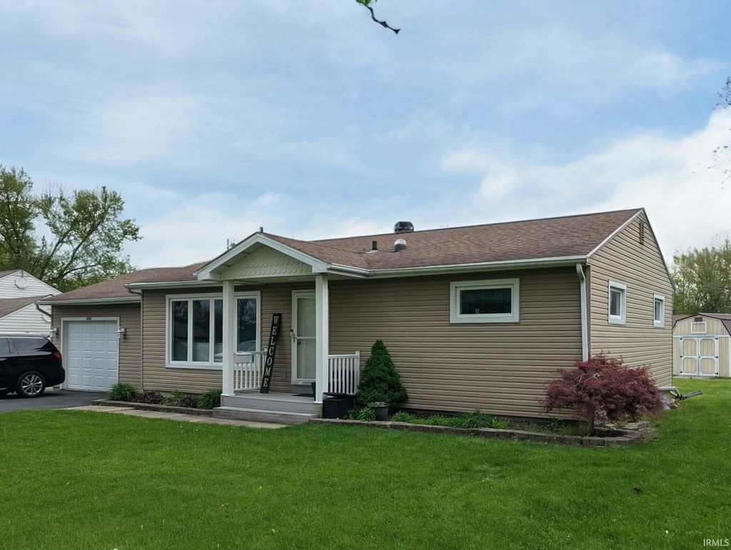 Photo of 6609 Maywood Circle, Fort Wayne, IN 46819 (MLS # 202616315)