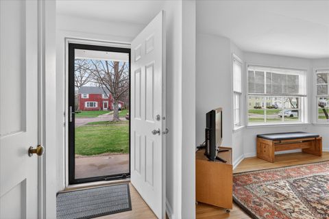 Tiny photo for 1406 E Monroe Street, South Bend, IN 46615 (MLS # 202612498)