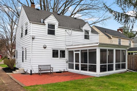 Tiny photo for 1406 E Monroe Street, South Bend, IN 46615 (MLS # 202612498)