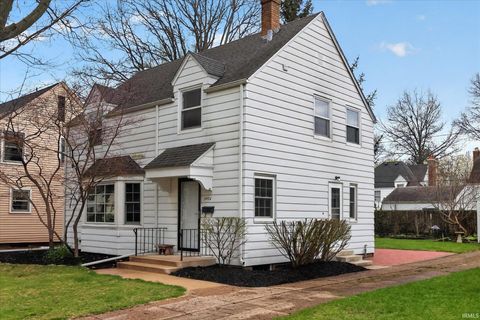 Tiny photo for 1406 E Monroe Street, South Bend, IN 46615 (MLS # 202612498)