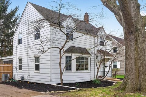 Tiny photo for 1406 E Monroe Street, South Bend, IN 46615 (MLS # 202612498)