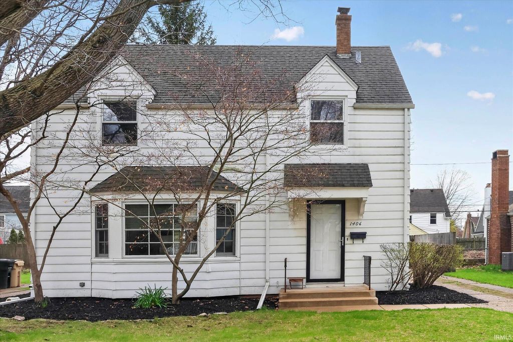 Photo of 1406 E Monroe Street, South Bend, IN 46615 (MLS # 202612498)