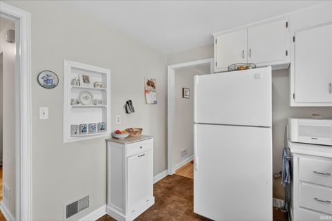 Tiny photo for 1406 E Monroe Street, South Bend, IN 46615 (MLS # 202612498)