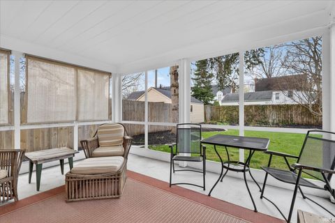 Tiny photo for 1406 E Monroe Street, South Bend, IN 46615 (MLS # 202612498)