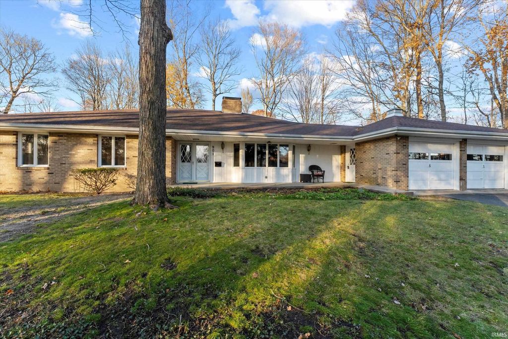 Photo of 901 Northwood Drive, Nappanee, IN 46550 (MLS # 202547082)