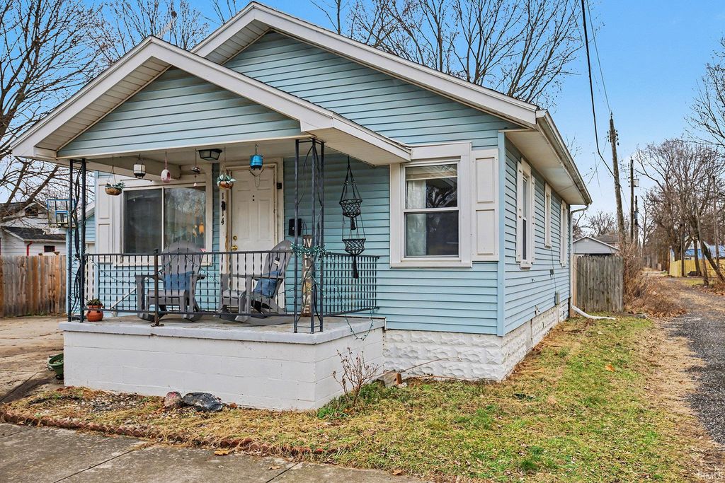 Photo of 1814 S 10th Street, Elkhart, IN 46516 (MLS # 202601048)