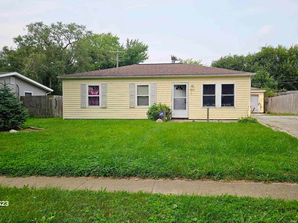 Photo of 5212 Council Ring Boulevard, Kokomo, IN 46902 (MLS # 202632866)