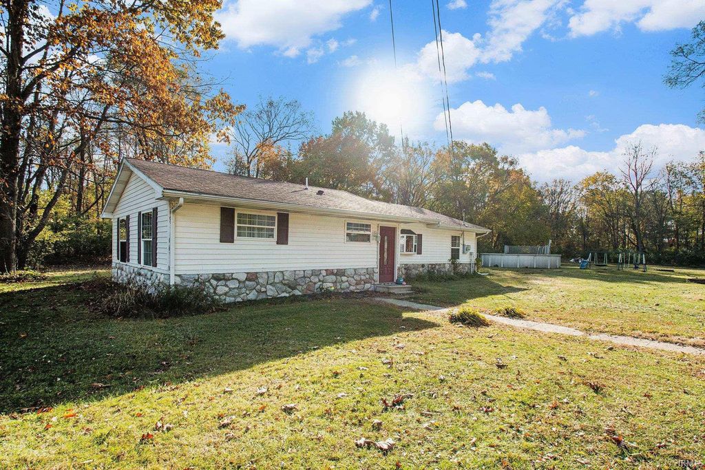 Photo of 57502 Oakside Avenue, Mishawaka, IN 46544 (MLS # 202544781)