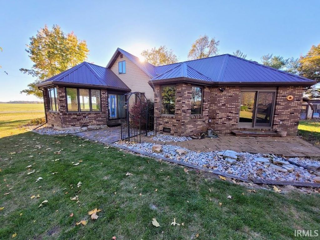 Photo of 609 W 200 South, Bluffton, IN 46714 (MLS # 202545128)