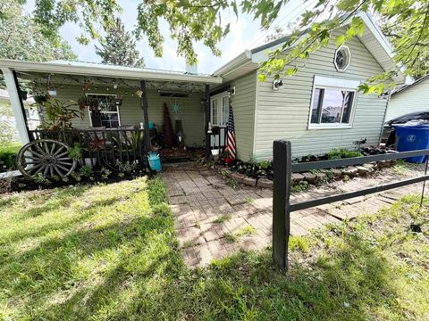 Tiny photo for 821 E Gerhart Street, Kokomo, IN 46901 (MLS # 202619230)