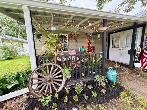 Tiny photo for 821 E Gerhart Street, Kokomo, IN 46901 (MLS # 202619230)