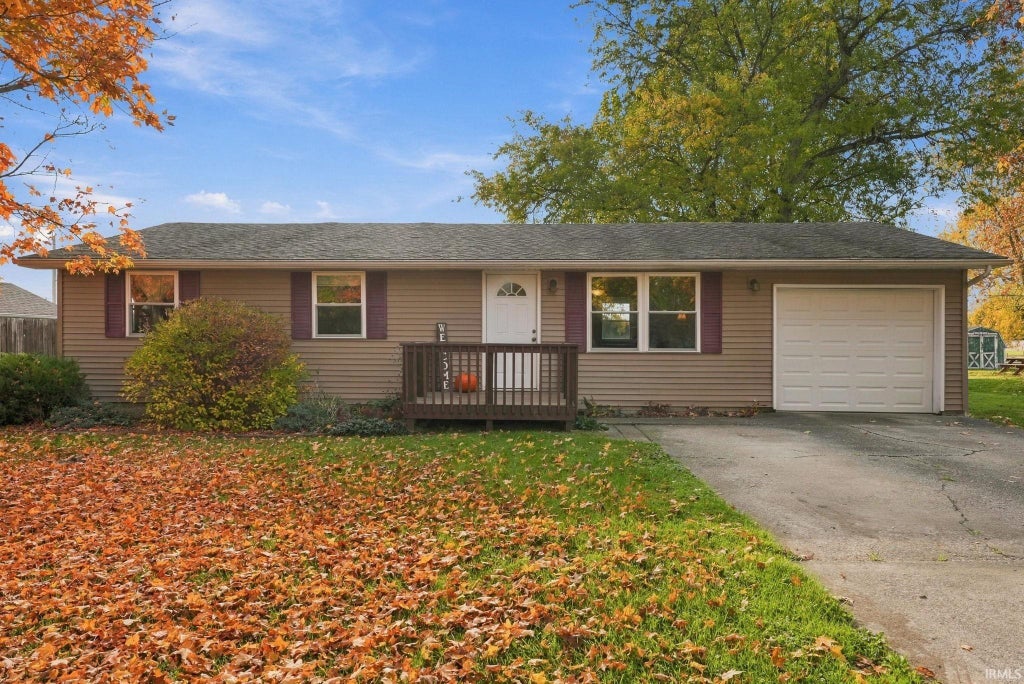 Photo of 337 W Pleasant St St, Churubusco, IN 46723 (MLS # 202644724)