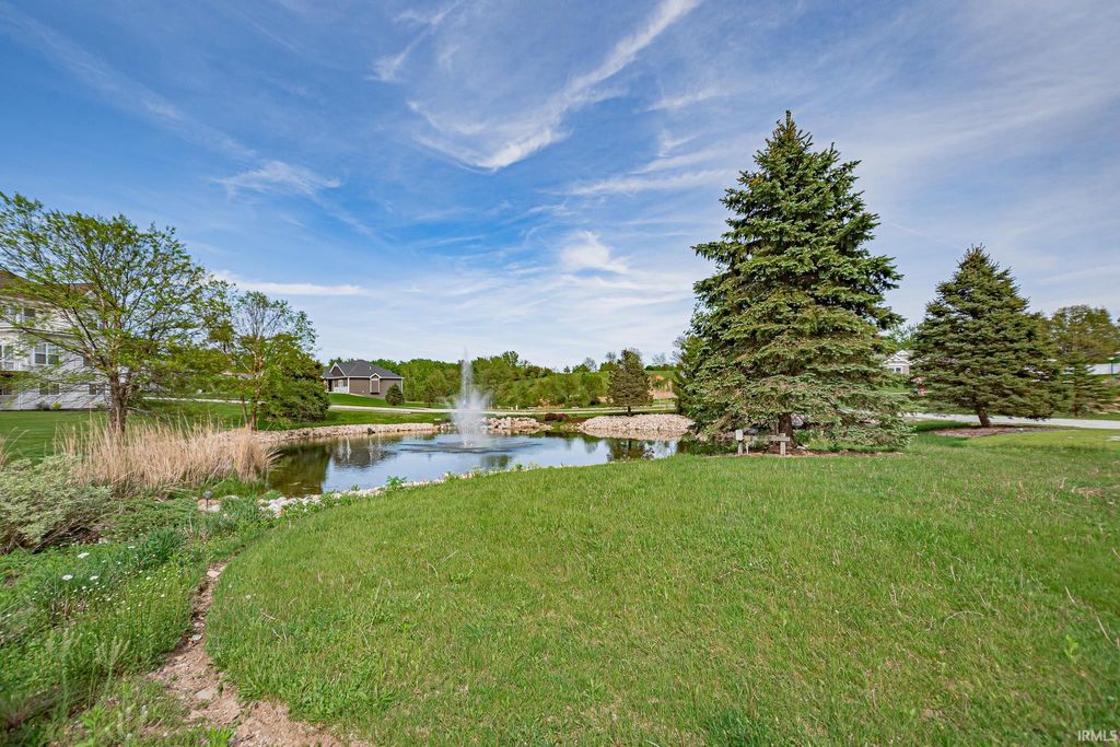 Photo of 354 N Lake Placid Drive #39, Warsaw, IN 46582 (MLS # 202548443)