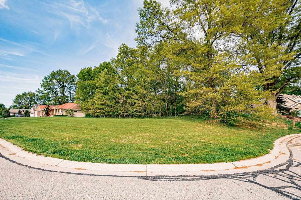 Photo of 354 N Lake Placid Drive #39, Warsaw, IN 46582 (MLS # 202548443)