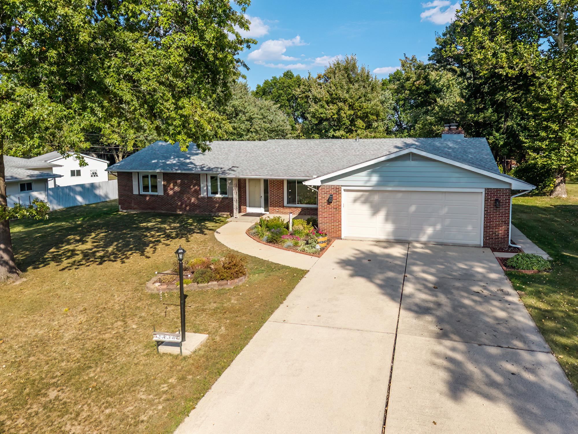 2430 Leesmoor Lane