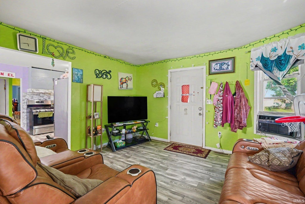 Photo of 1010 Hudson Street, Elkhart, IN 46516 (MLS # 202640488)