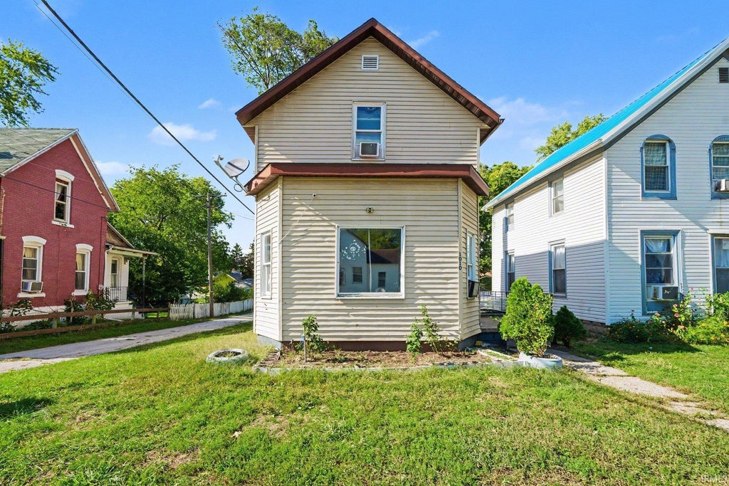 Photo of 1010 Hudson Street, Elkhart, IN 46516 (MLS # 202640488)