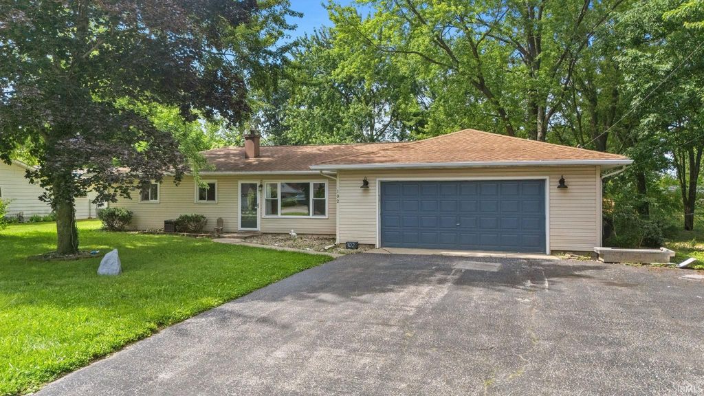 Photo of 102 Ramar Drive, Warsaw, IN 46580 (MLS # 202625880)