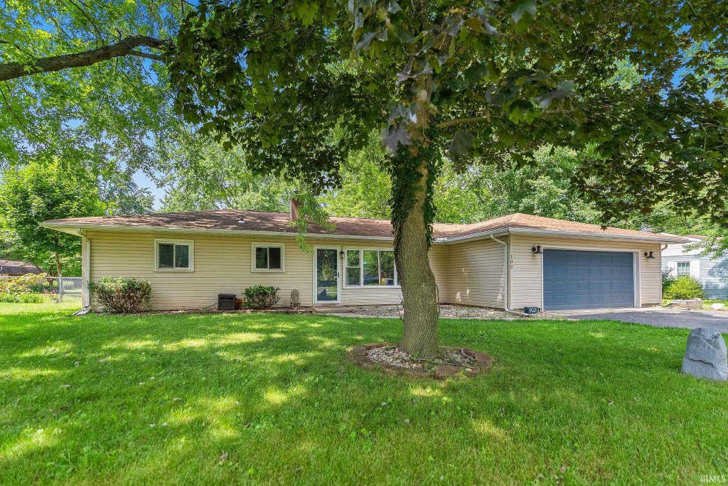 Photo of 102 Ramar Drive, Warsaw, IN 46580 (MLS # 202625880)
