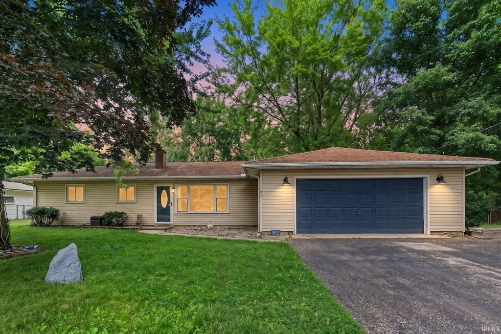 Photo of 102 Ramar Drive, Warsaw, IN 46580 (MLS # 202625880)