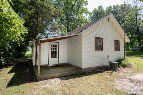 Tiny photo for 5733 E 200 N Road, Lafayette, IN 47905 (MLS # 202628041)