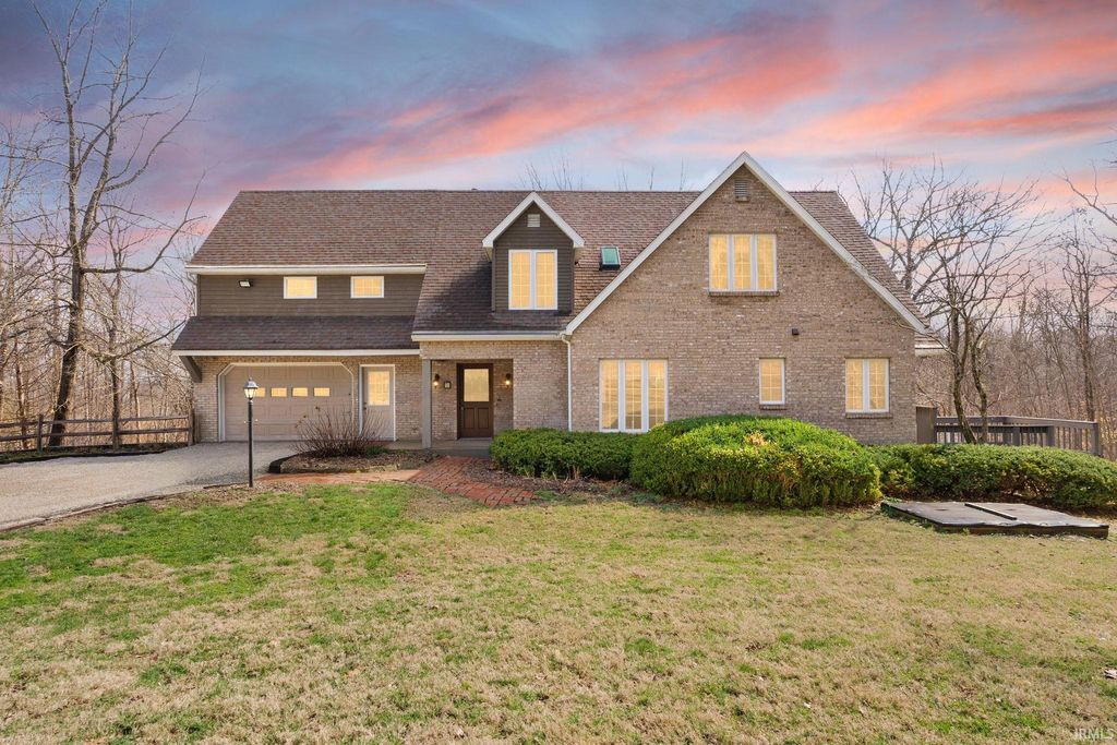 Photo of 925 W Oakwood Ln Ln, Paoli, IN 47454 (MLS # 202607954)