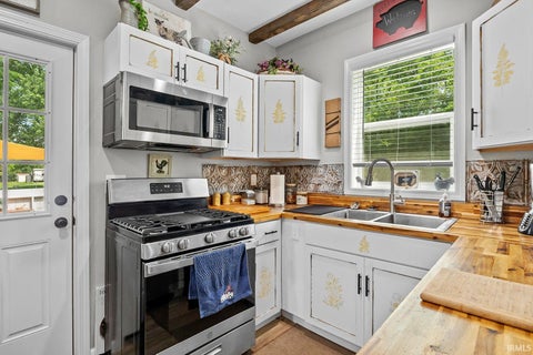 Tiny photo for 12418 W 775 N, Monticello, IN 47960 (MLS # 202625852)